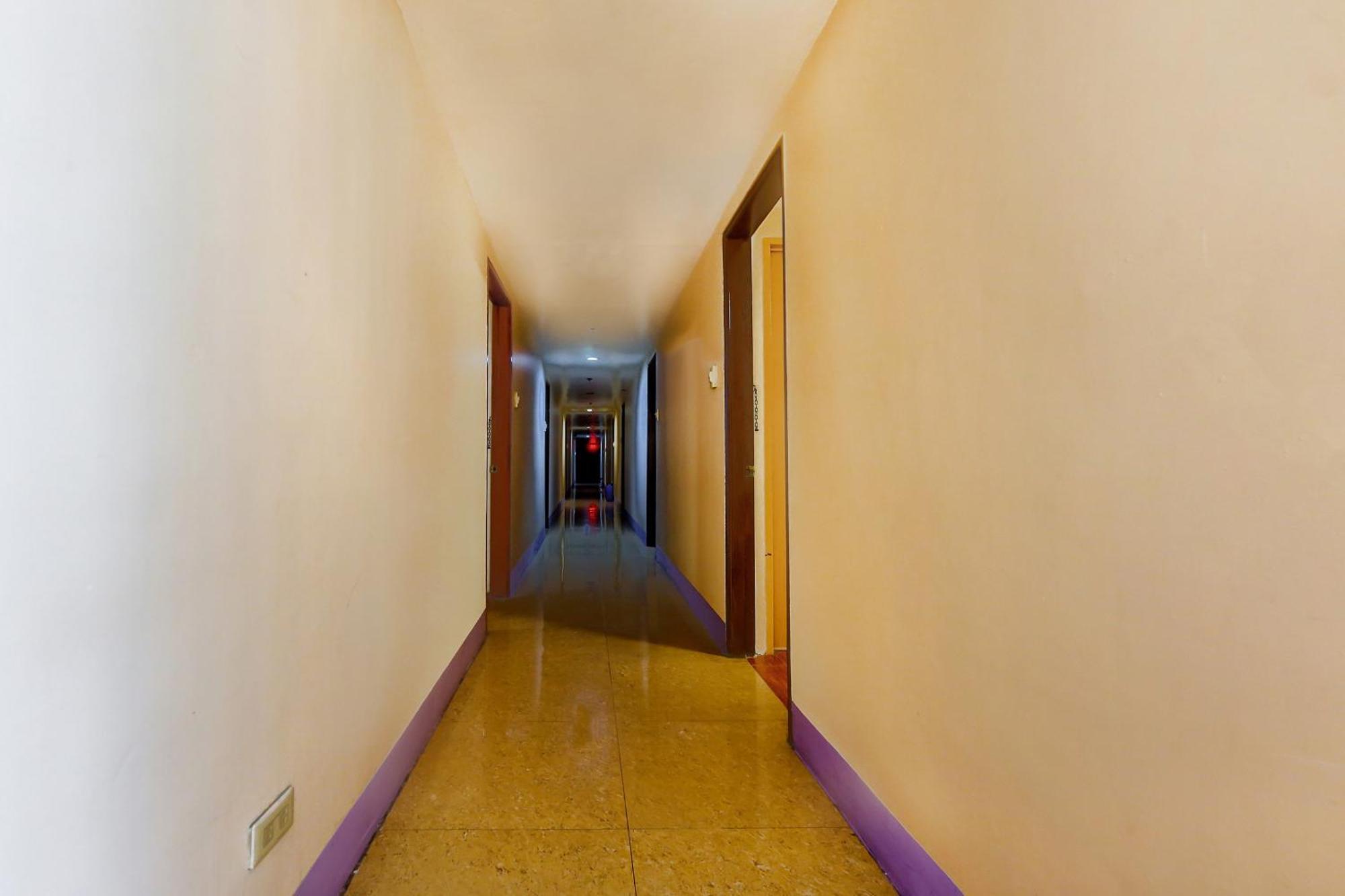 Cote D' Azure Hotel Las Piñas Buitenkant foto